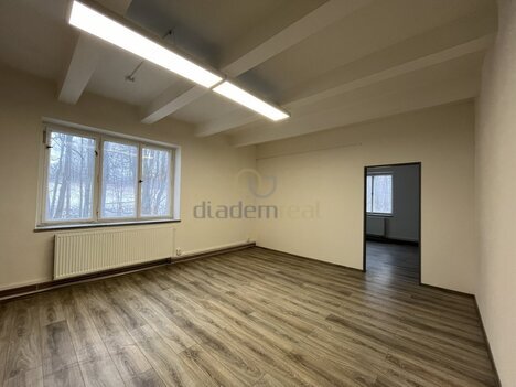 Pronájem kanceláří 97 m2, U Dolního Skrýchova u J.Hradce